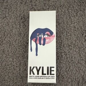 Kylie Cosmetics Matte Liquid Lipstick & Lip Liner - Pink and Blue